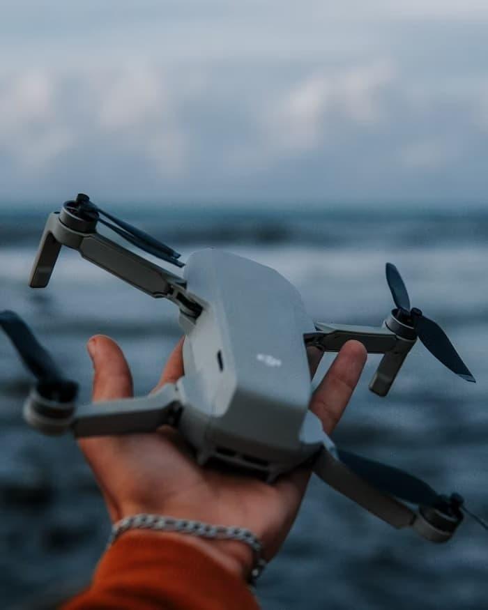 Amazon temporarily halts drone deliveries in Arizona and Texas amidst operational review